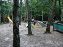 Ein kleiner Spielplatz für die Kleinen © Achim-s